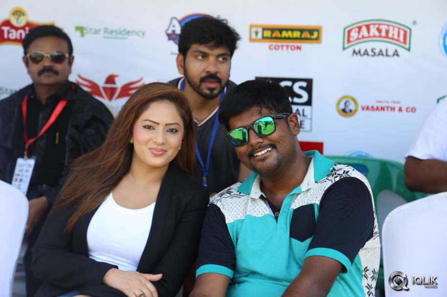 Celebs-at-Nadigar-Sangam-Lebaras-Natchathira-Cricket-Match